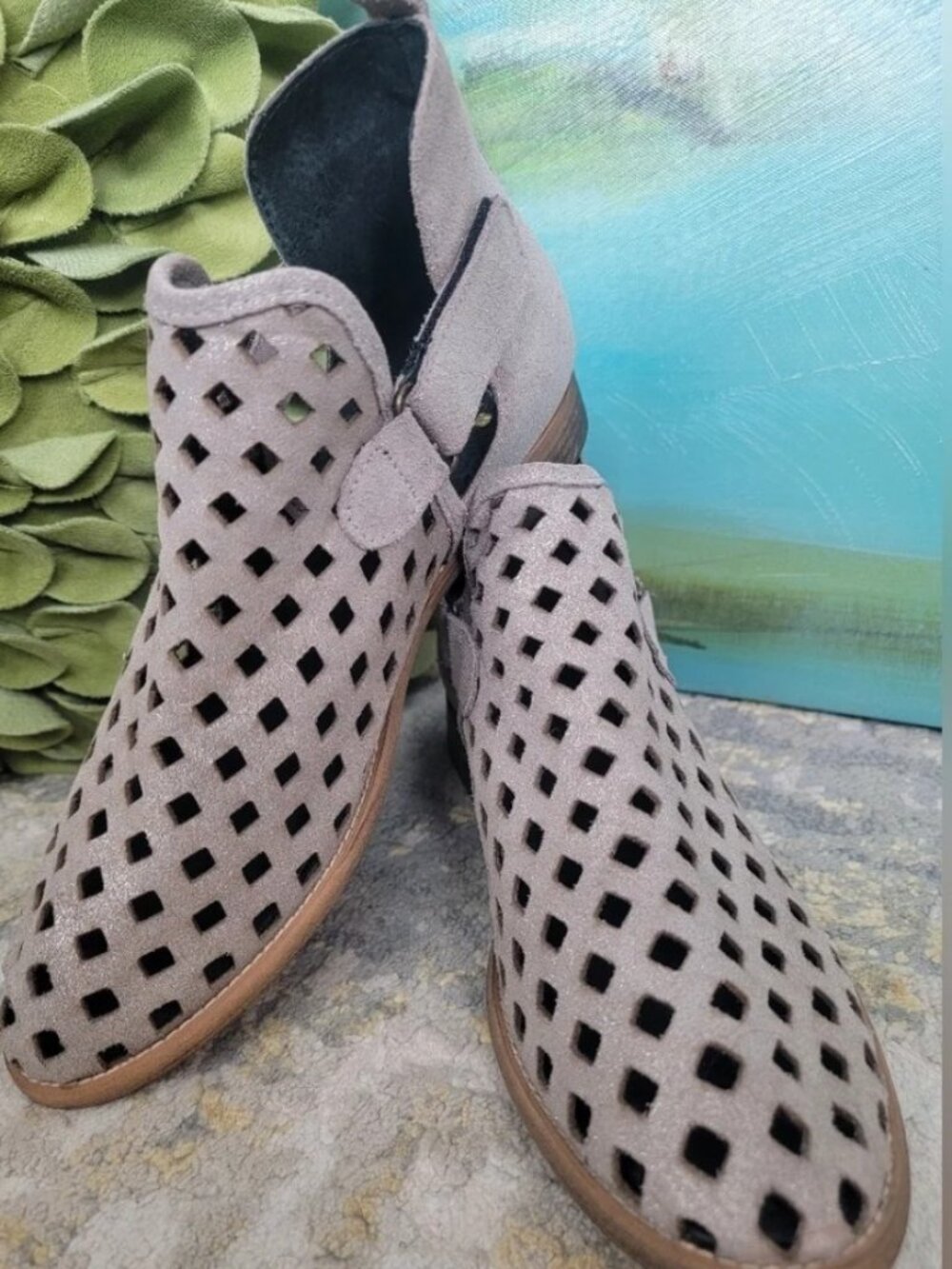 Musse & Cloud Caila Leather Perforated Ankle Booties Size 38 US 7.5 Like New!